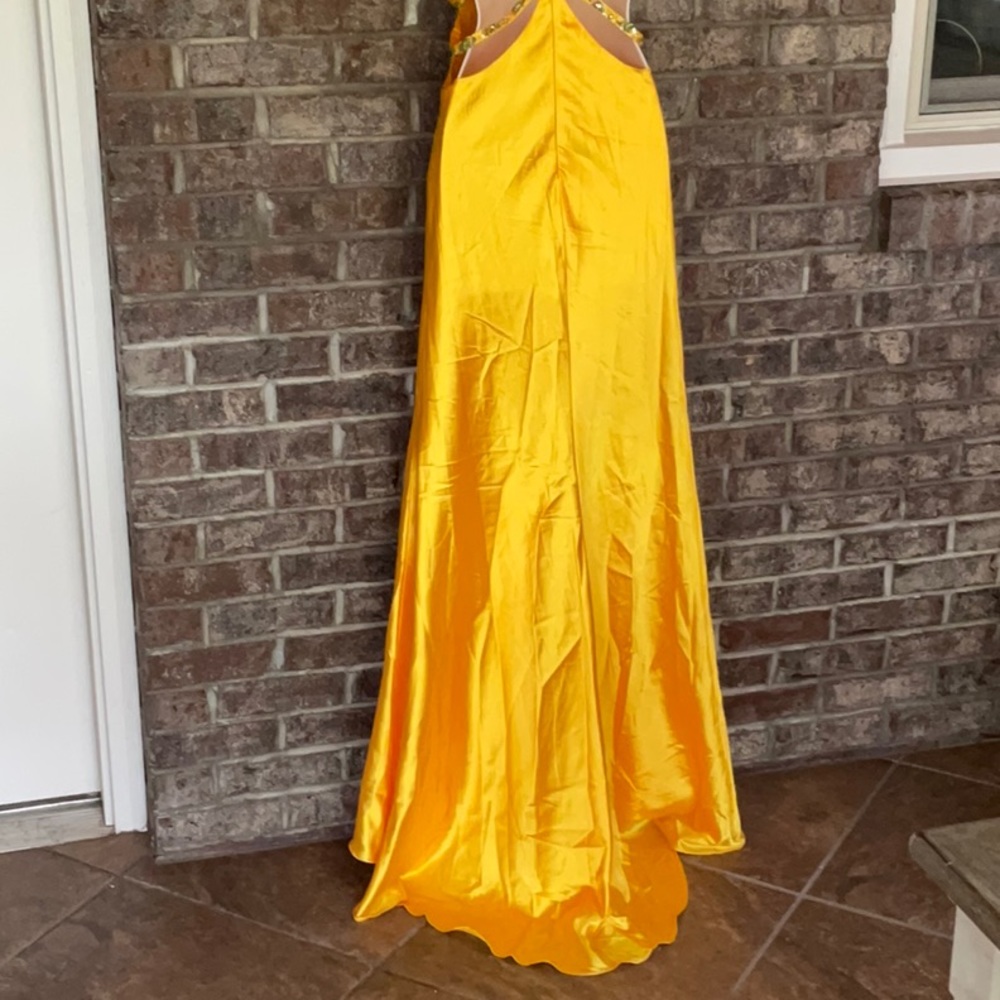 Milano formal dress 👗 - Picture 8 of 16